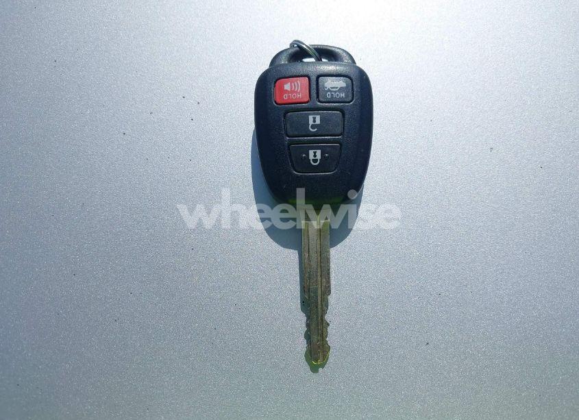 Photo 11 of 2015 Toyota Corolla LE (VIN 5YFBURHE7FP353898)