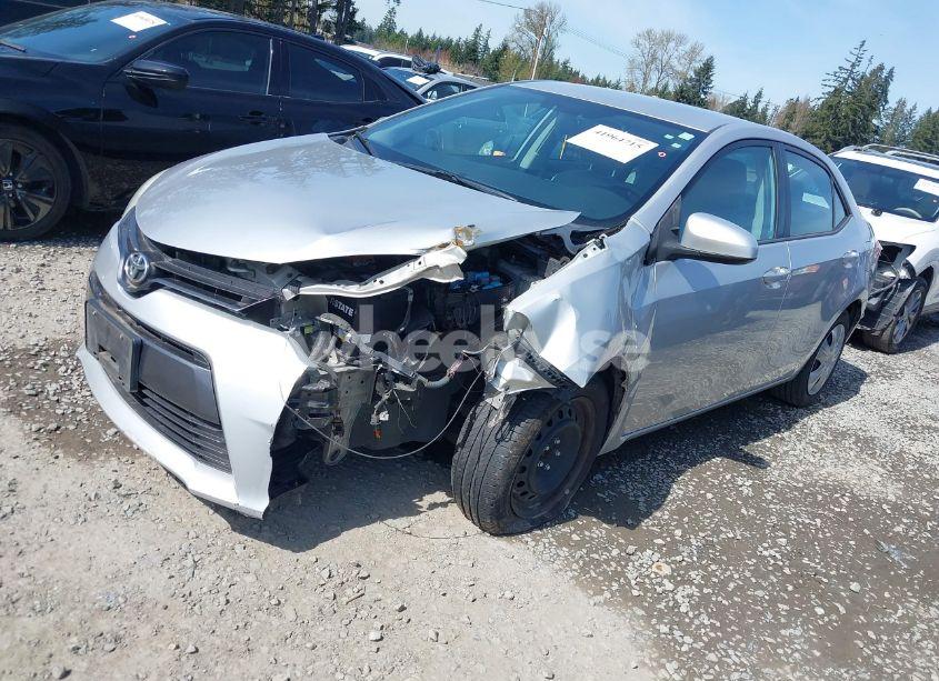 Photo 2 of 2015 Toyota Corolla LE (VIN 5YFBURHE7FP353898)