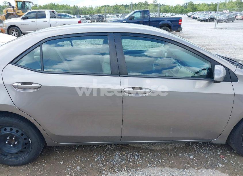 Photo 13 of 2016 Toyota Corolla LE (VIN 5YFBURHE7GP382089)