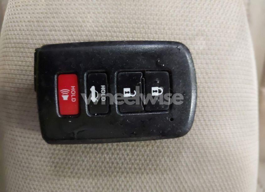 Photo 11 of 2016 Toyota Corolla L/LE/LE PLS/PRM/S/S PLS (VIN 5YFBURHE7GP384506)