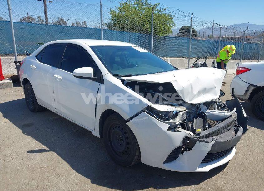 2016 Toyota Corolla LE (VIN 5YFBURHE7GP390550) main photo