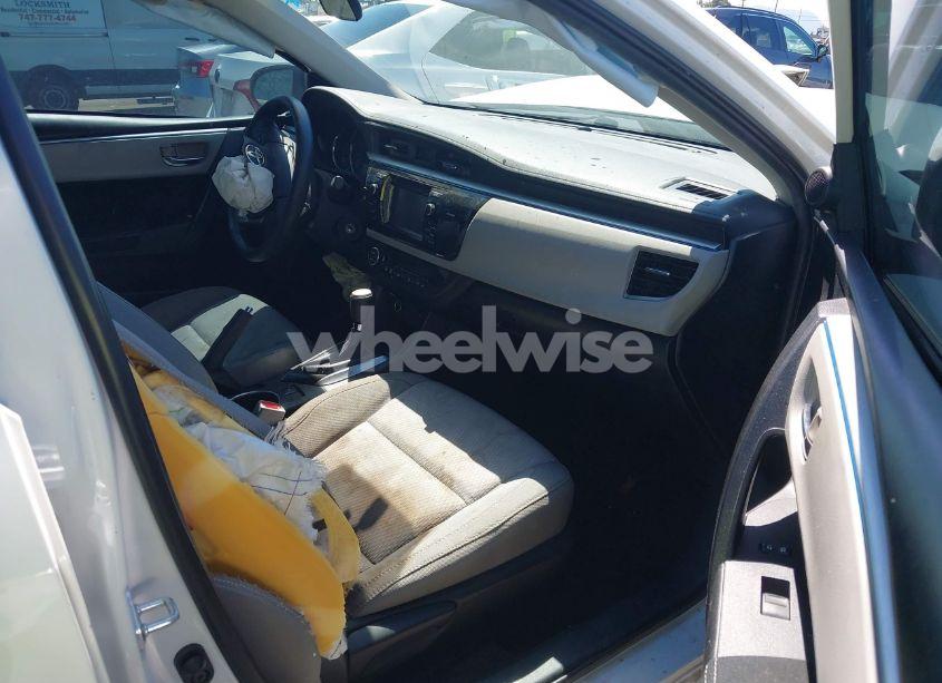 Photo 5 of 2016 Toyota Corolla LE (VIN 5YFBURHE7GP390550)