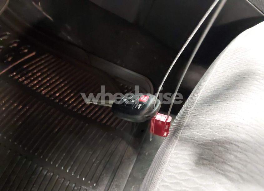 Photo 11 of 2016 Toyota Corolla LE (VIN 5YFBURHE7GP436779)