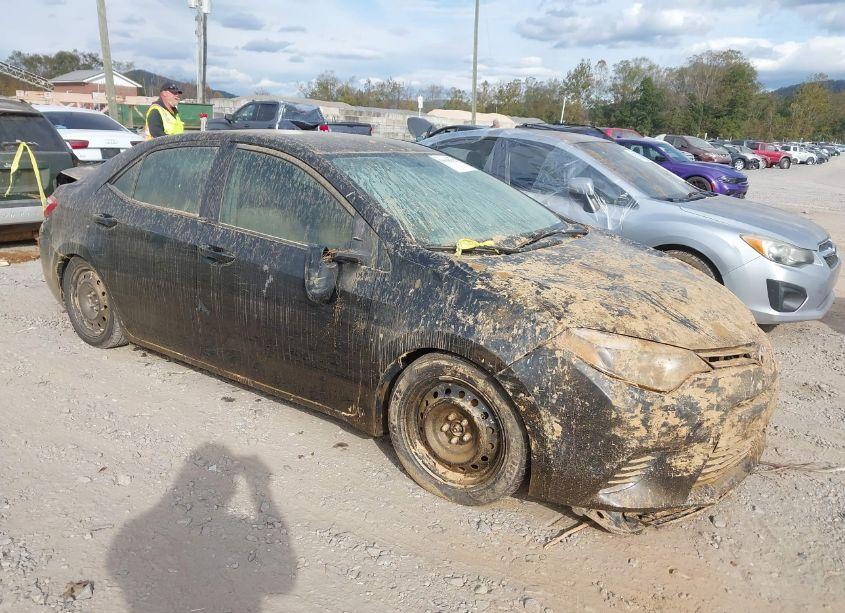 2016 Toyota Corolla LE (VIN 5YFBURHE7GP459513) main photo