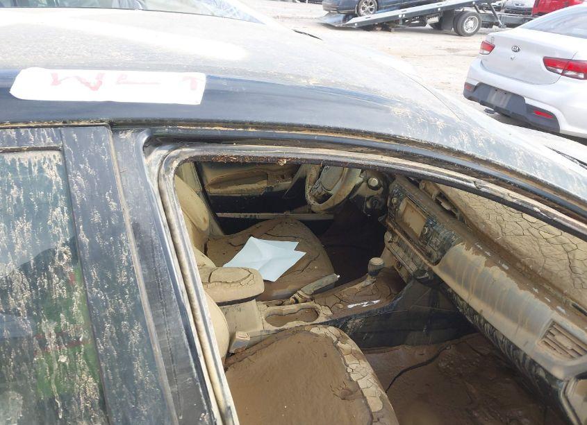 Photo 6 of 2016 Toyota Corolla LE (VIN 5YFBURHE7GP459513)