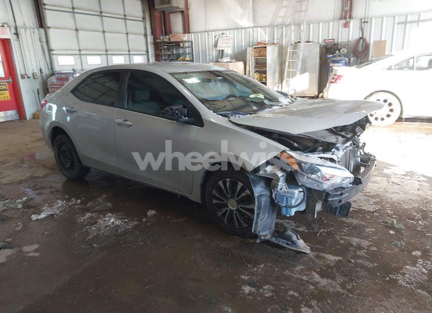 2016 Toyota Corolla LE (VIN 5YFBURHE7GP462492) main photo