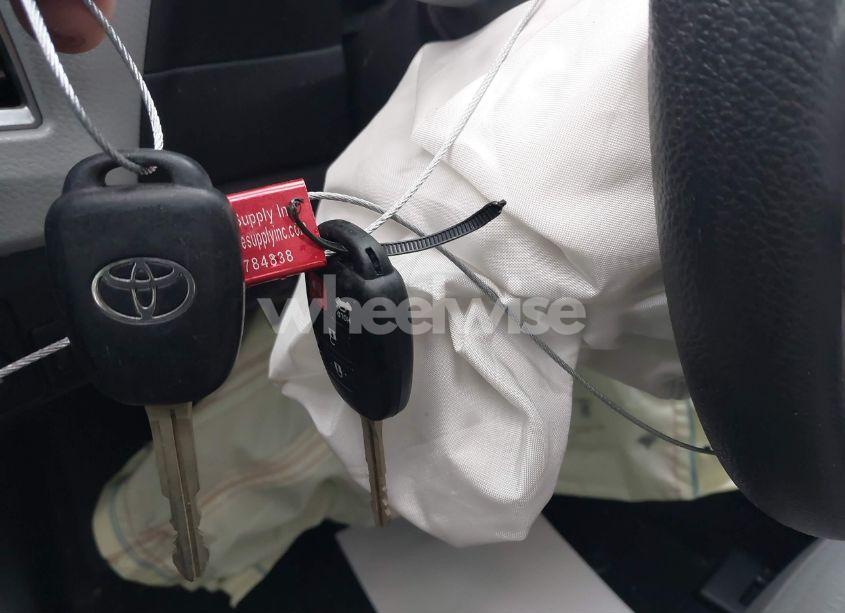 Photo 11 of 2016 Toyota Corolla LE (VIN 5YFBURHE7GP462492)