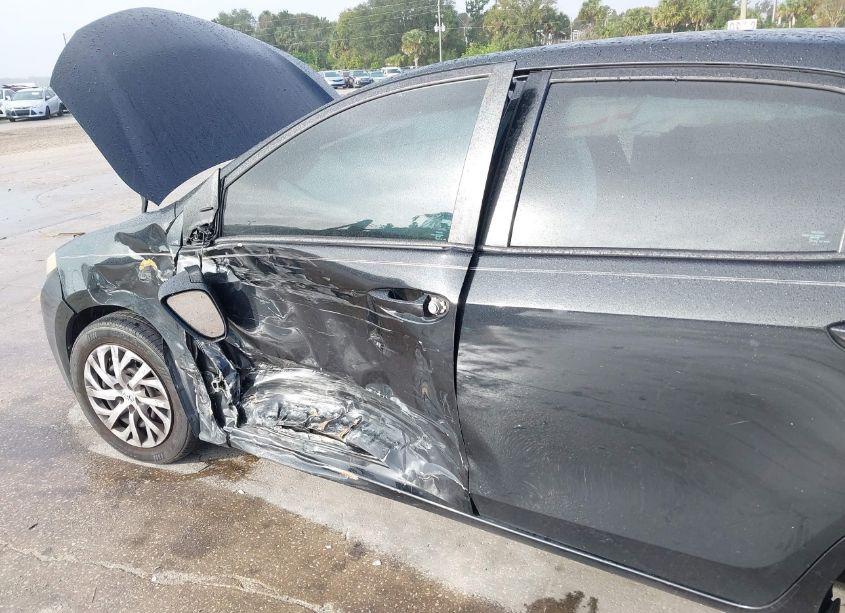 Photo 6 of 2016 Toyota Corolla LE (VIN 5YFBURHE7GP520178)