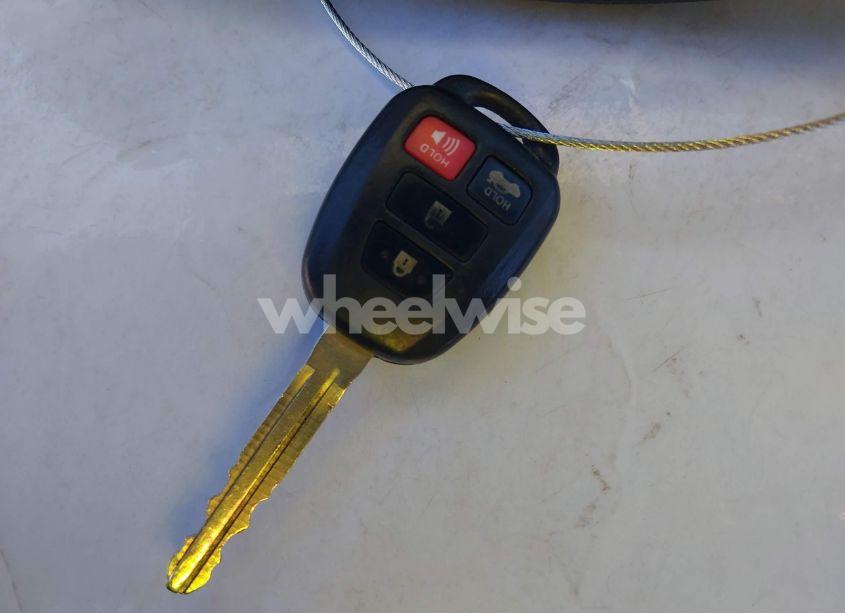 Photo 11 of 2016 Toyota Corolla LE (VIN 5YFBURHE7GP525770)