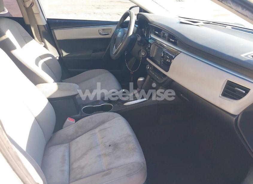 Photo 5 of 2016 Toyota Corolla LE (VIN 5YFBURHE7GP525770)