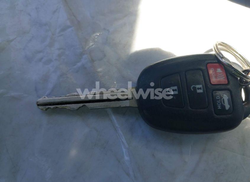 Photo 11 of 2016 Toyota Corolla LE (VIN 5YFBURHE7GP533562)