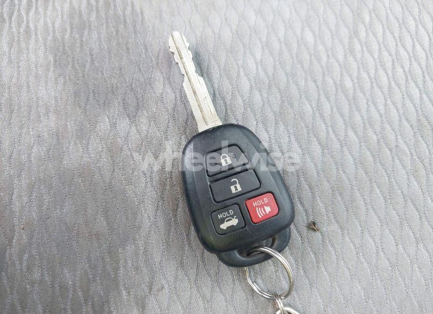 Photo 11 of 2016 Toyota Corolla LE (VIN 5YFBURHE7GP538289)