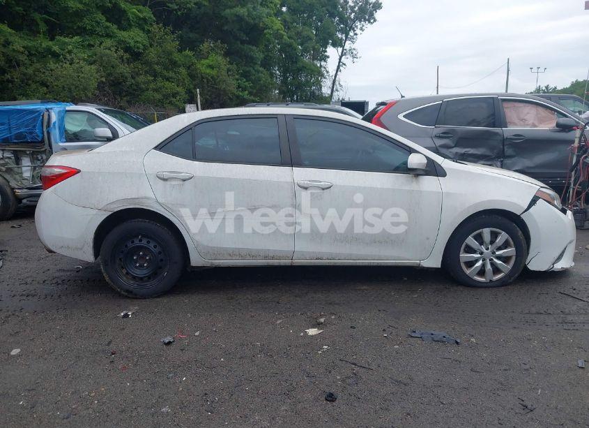 Photo 13 of 2016 Toyota Corolla LE (VIN 5YFBURHE7GP538289)