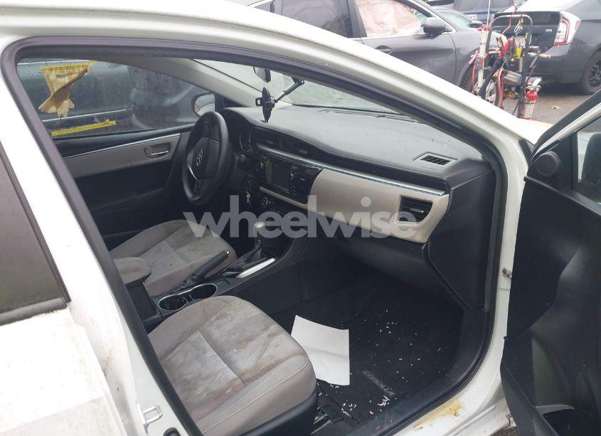 Photo 5 of 2016 Toyota Corolla LE (VIN 5YFBURHE7GP538289)