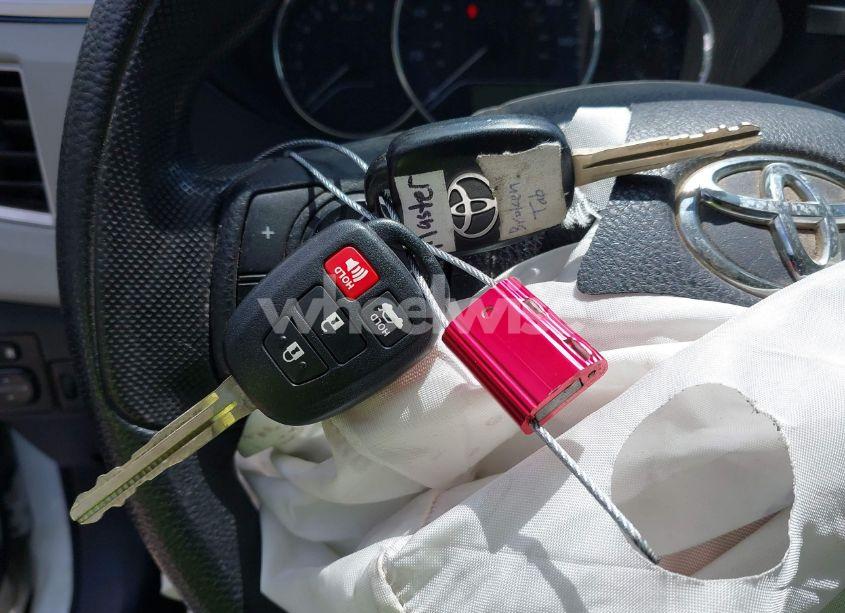 Photo 11 of 2016 Toyota Corolla LE (VIN 5YFBURHE7GP544108)