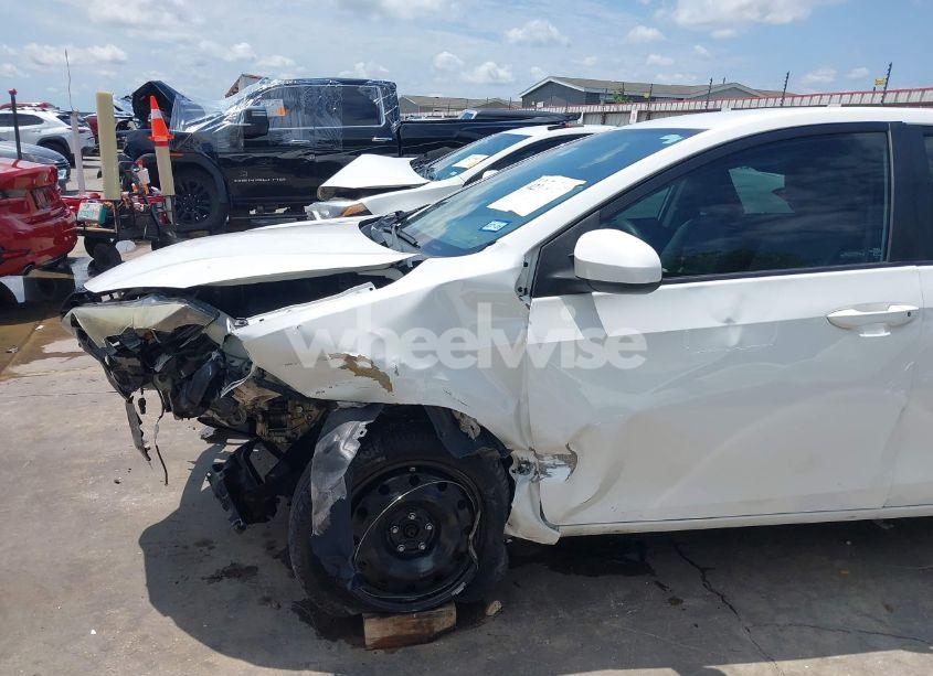 Photo 18 of 2016 Toyota Corolla LE (VIN 5YFBURHE7GP544108)