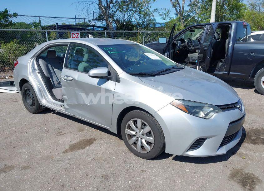 2016 Toyota Corolla LE (VIN 5YFBURHE7GP557618) main photo