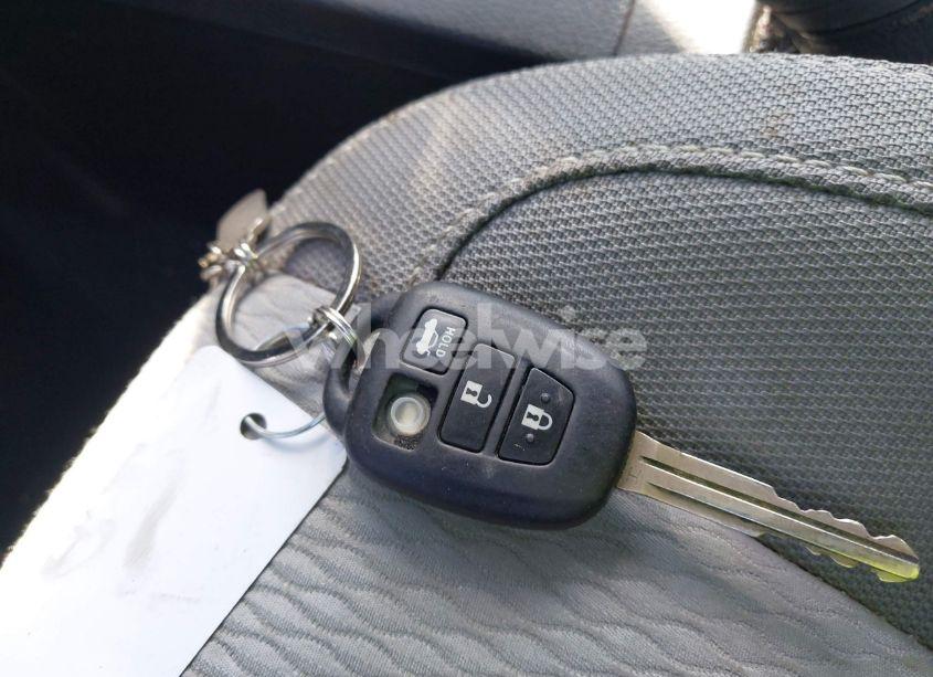 Photo 11 of 2016 Toyota Corolla LE (VIN 5YFBURHE7GP557618)