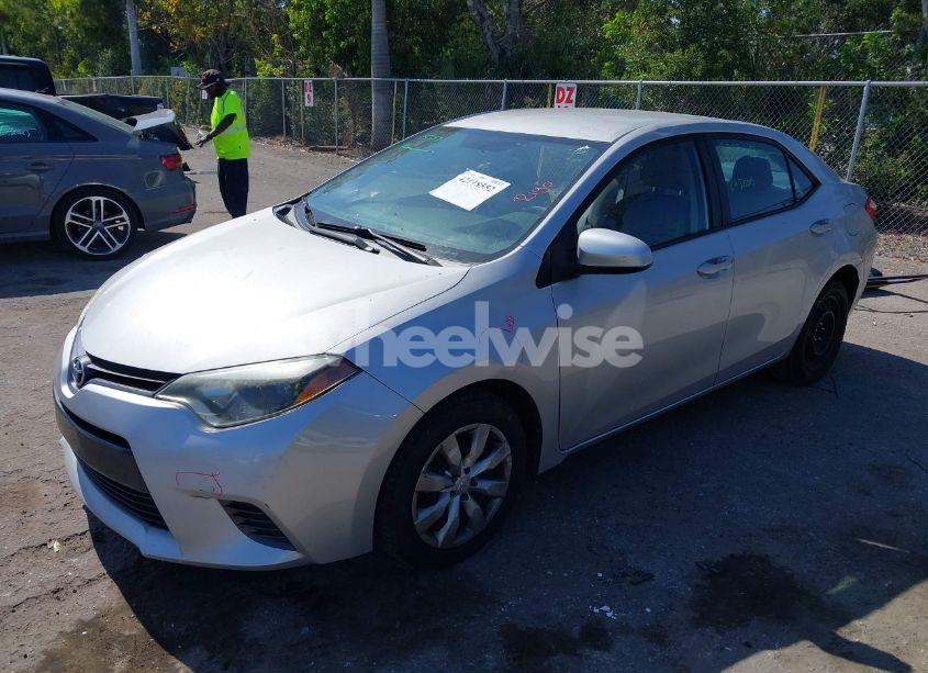 Photo 2 of 2016 Toyota Corolla LE (VIN 5YFBURHE7GP557618)