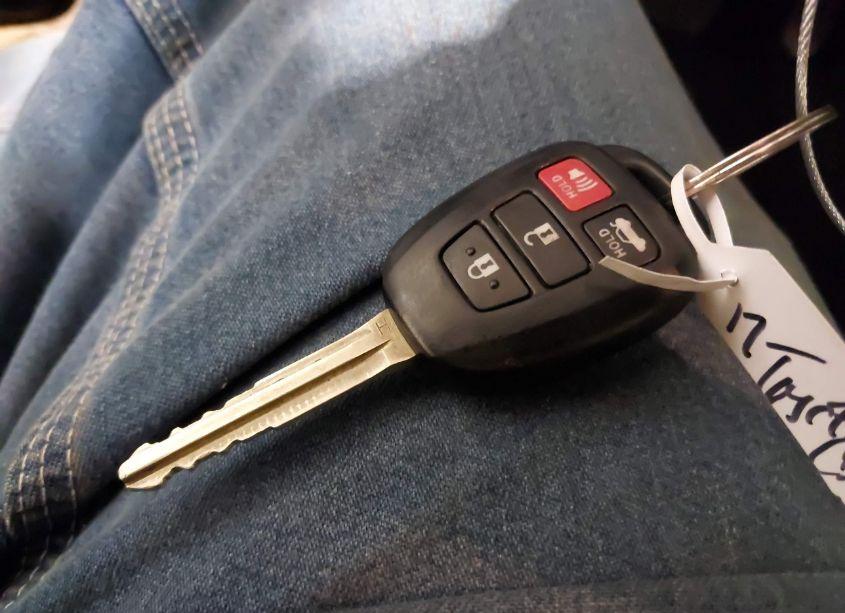 Photo 11 of 2017 Toyota Corolla SE (VIN 5YFBURHE7HP583511)