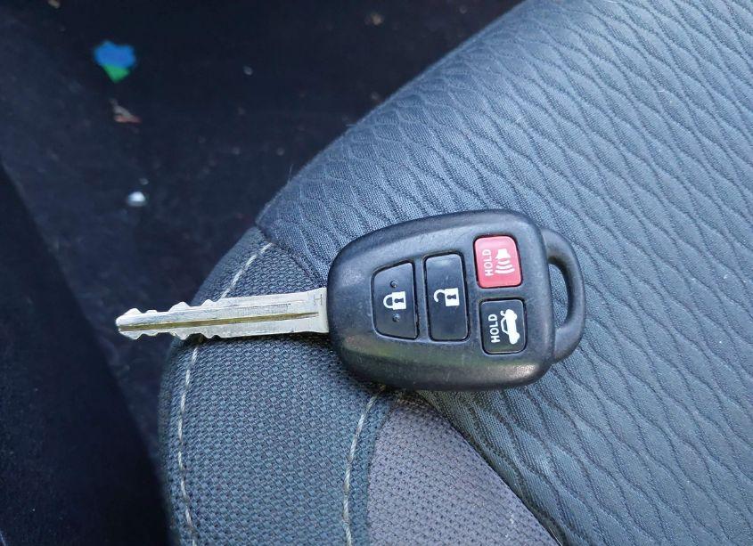 Photo 11 of 2017 Toyota Corolla LE (VIN 5YFBURHE7HP584674)