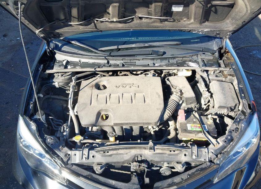 Photo 10 of 2017 Toyota Corolla SE (VIN 5YFBURHE7HP586229)