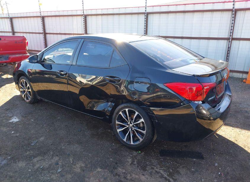 Photo 3 of 2017 Toyota Corolla SE (VIN 5YFBURHE7HP586229)