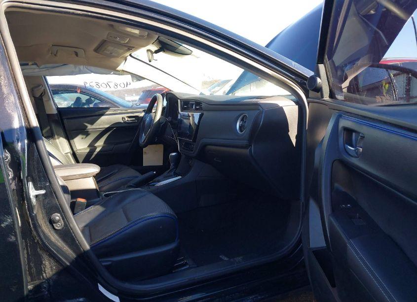 Photo 5 of 2017 Toyota Corolla SE (VIN 5YFBURHE7HP586229)