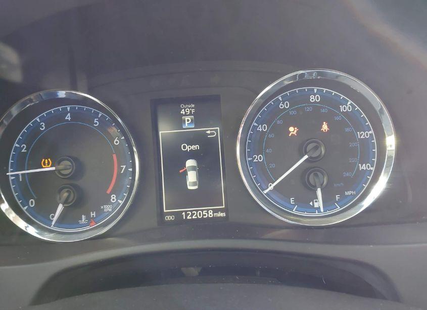 Photo 7 of 2017 Toyota Corolla SE (VIN 5YFBURHE7HP586229)