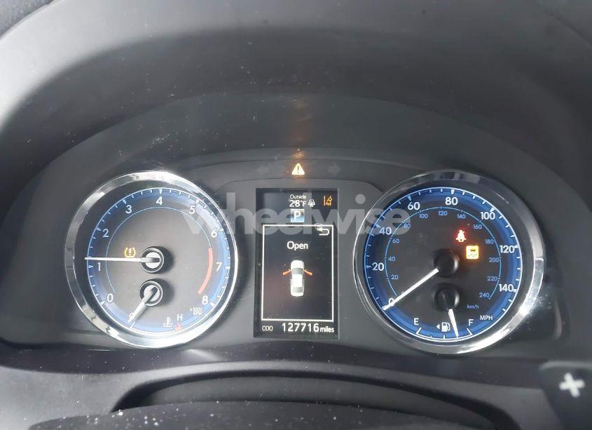 Photo 7 of 2017 Toyota Corolla SE SPECIAL EDITION (VIN 5YFBURHE7HP590121)