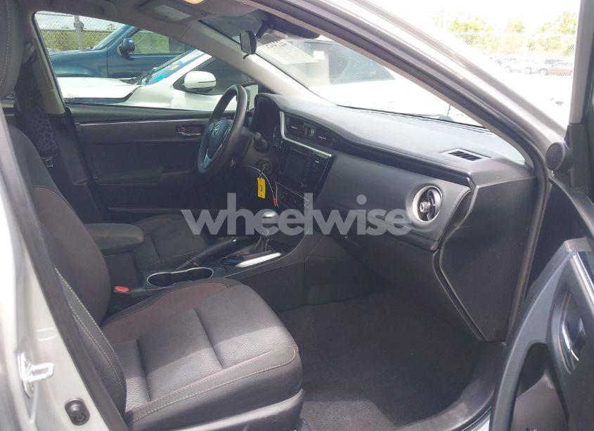 Photo 5 of 2017 Toyota Corolla LE (VIN 5YFBURHE7HP594542)