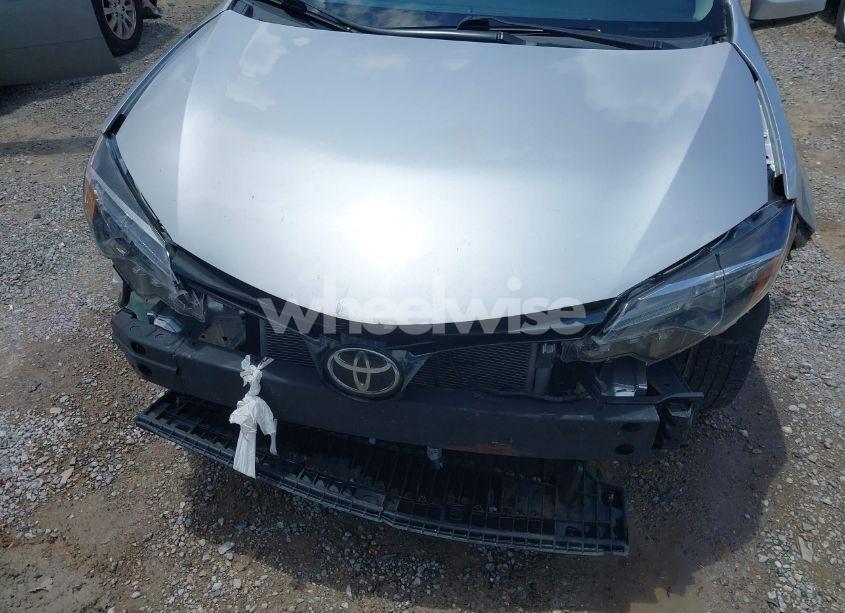 Photo 6 of 2017 Toyota Corolla LE (VIN 5YFBURHE7HP594542)