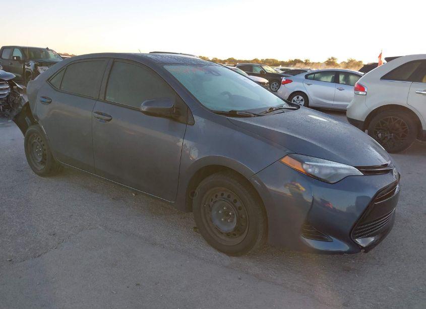 2017 Toyota Corolla LE (VIN 5YFBURHE7HP599837) main photo