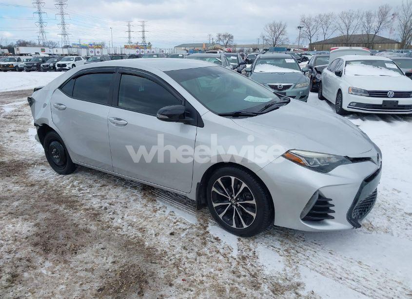 2017 Toyota Corolla SE (VIN 5YFBURHE7HP604535) main photo