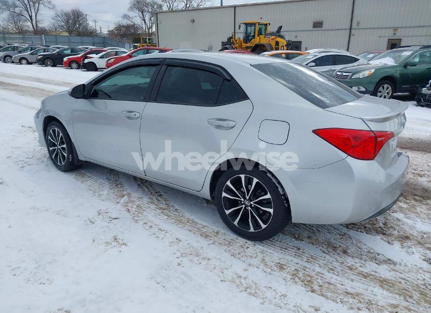 Photo 3 of 2017 Toyota Corolla SE (VIN 5YFBURHE7HP604535)