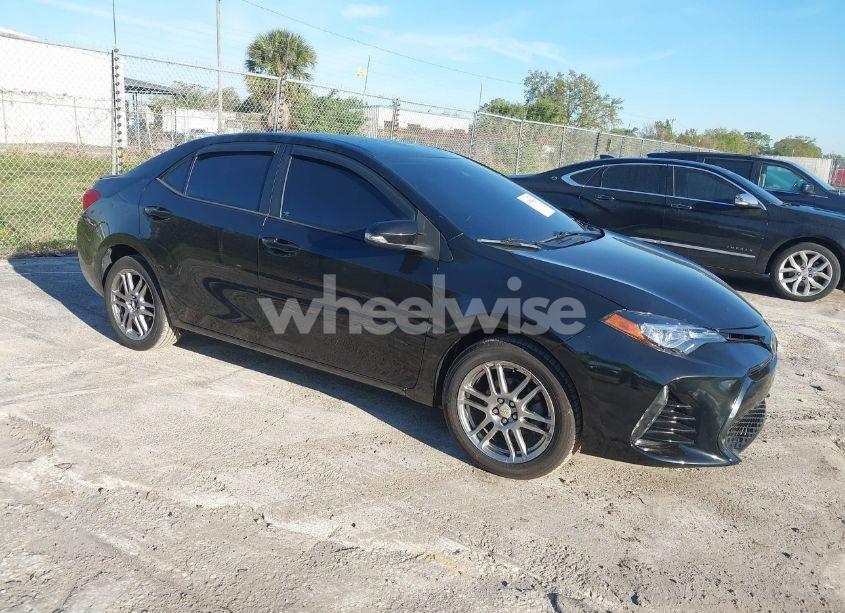 2017 Toyota Corolla SE (VIN 5YFBURHE7HP609539) main photo