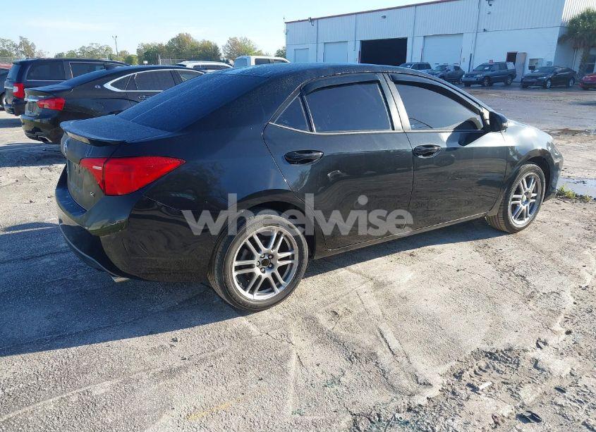 Photo 4 of 2017 Toyota Corolla SE (VIN 5YFBURHE7HP609539)