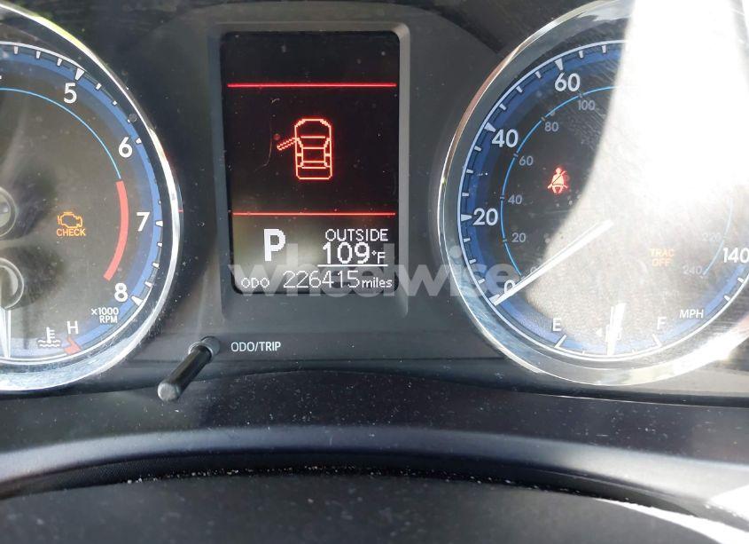 Photo 7 of 2017 Toyota Corolla LE (VIN 5YFBURHE7HP616233)