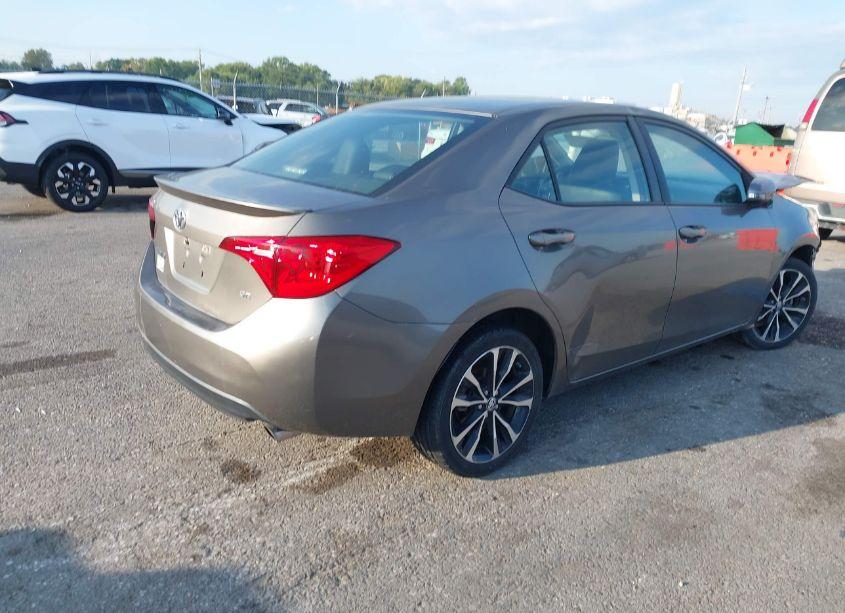 Photo 4 of 2017 Toyota Corolla SE (VIN 5YFBURHE7HP616670)