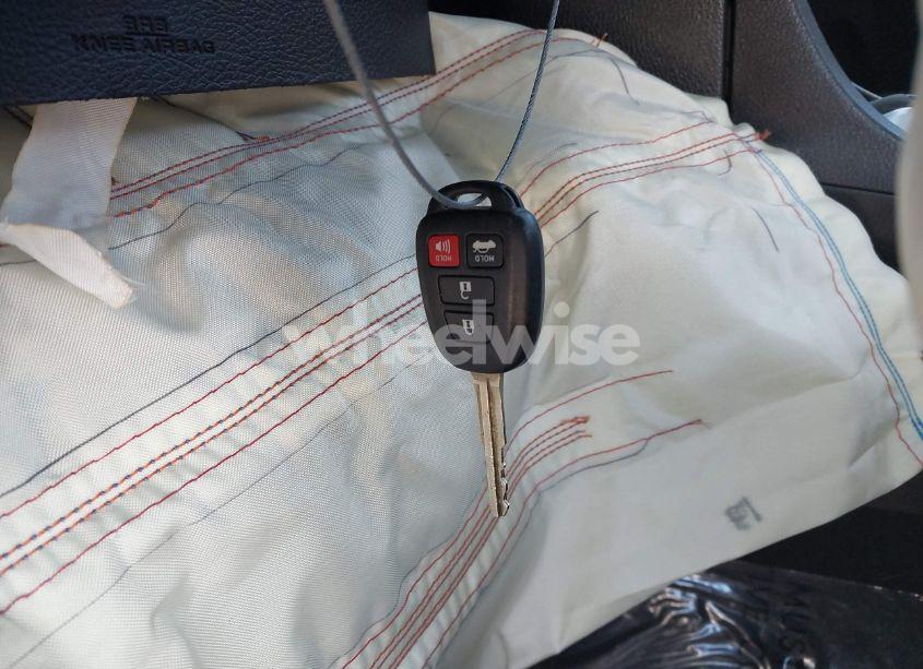 Photo 11 of 2017 Toyota Corolla LE (VIN 5YFBURHE7HP618385)