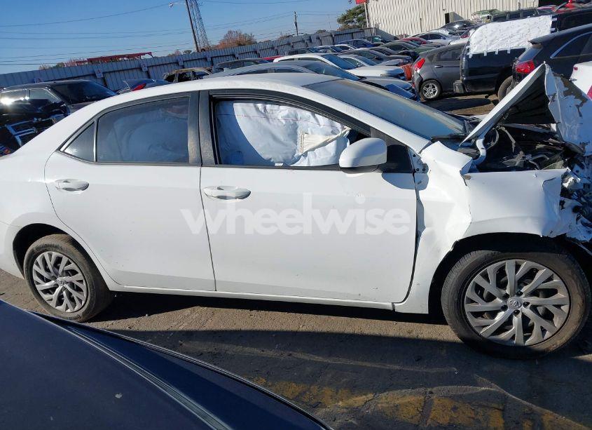 Photo 13 of 2017 Toyota Corolla LE (VIN 5YFBURHE7HP618385)