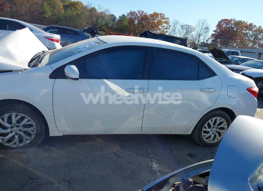 Photo 14 of 2017 Toyota Corolla LE (VIN 5YFBURHE7HP618385)