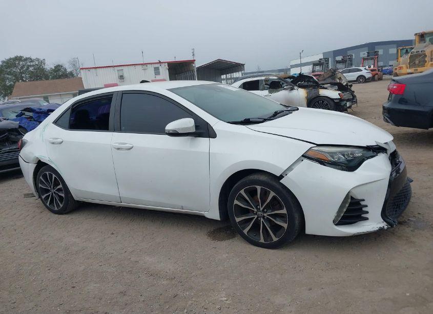 Photo 13 of 2017 Toyota Corolla SE (VIN 5YFBURHE7HP621075)