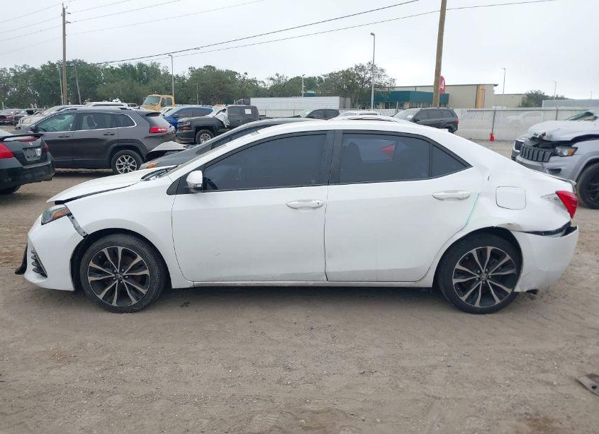 Photo 14 of 2017 Toyota Corolla SE (VIN 5YFBURHE7HP621075)