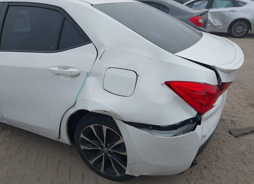 Photo 19 of 2017 Toyota Corolla SE (VIN 5YFBURHE7HP621075)