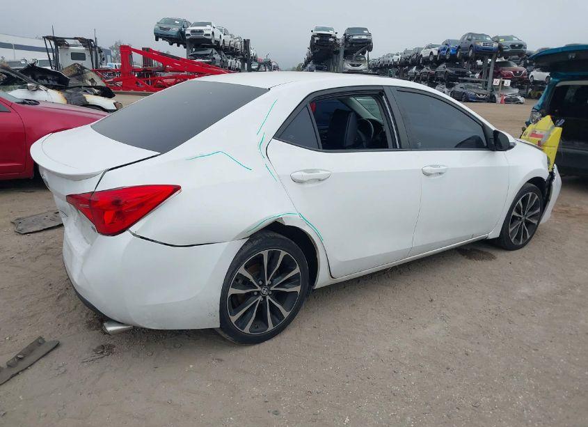 Photo 4 of 2017 Toyota Corolla SE (VIN 5YFBURHE7HP621075)