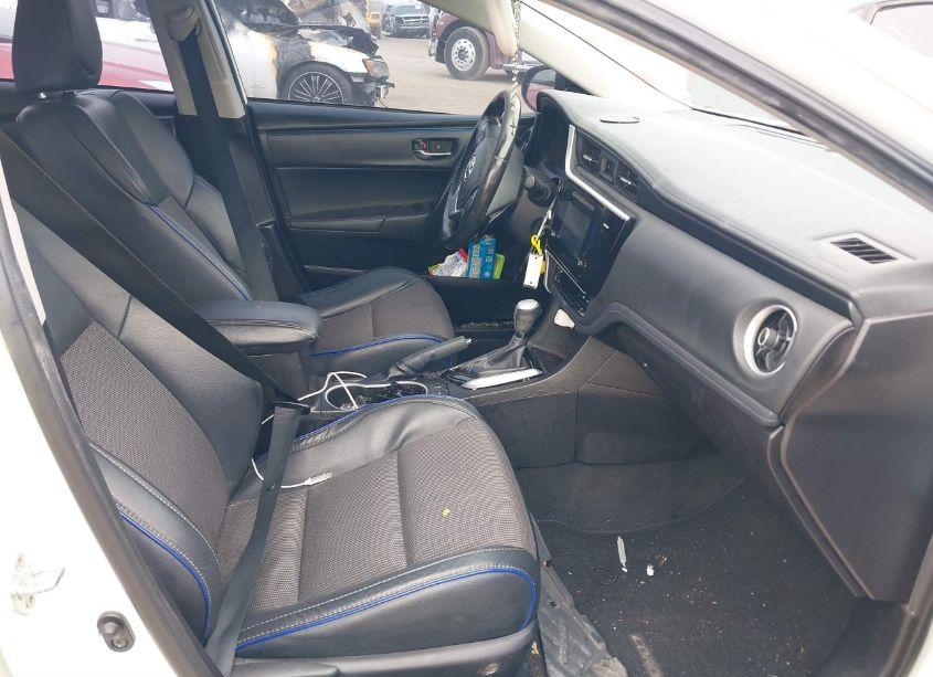 Photo 5 of 2017 Toyota Corolla SE (VIN 5YFBURHE7HP621075)