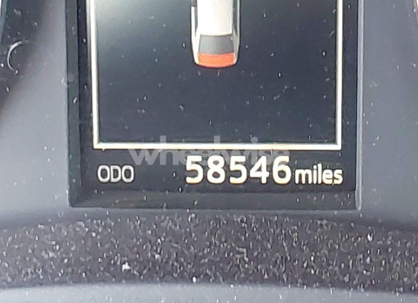 Photo 15 of 2017 Toyota Corolla SE (VIN 5YFBURHE7HP628155)