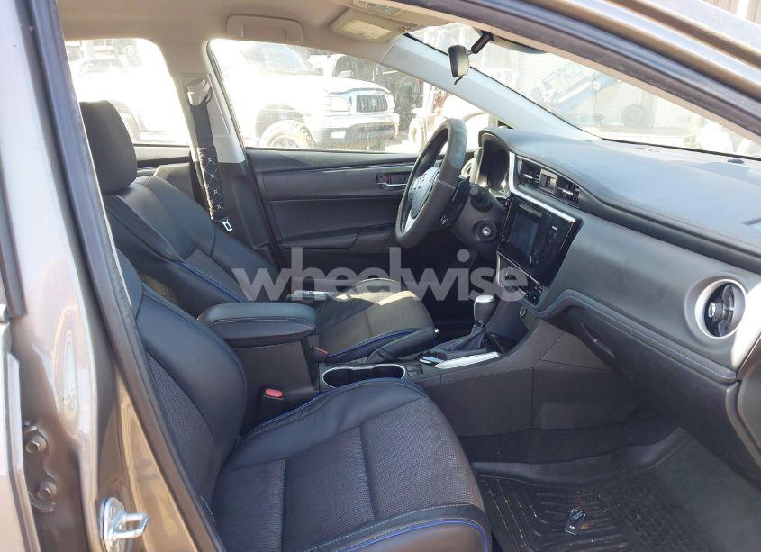 Photo 5 of 2017 Toyota Corolla SE (VIN 5YFBURHE7HP628155)