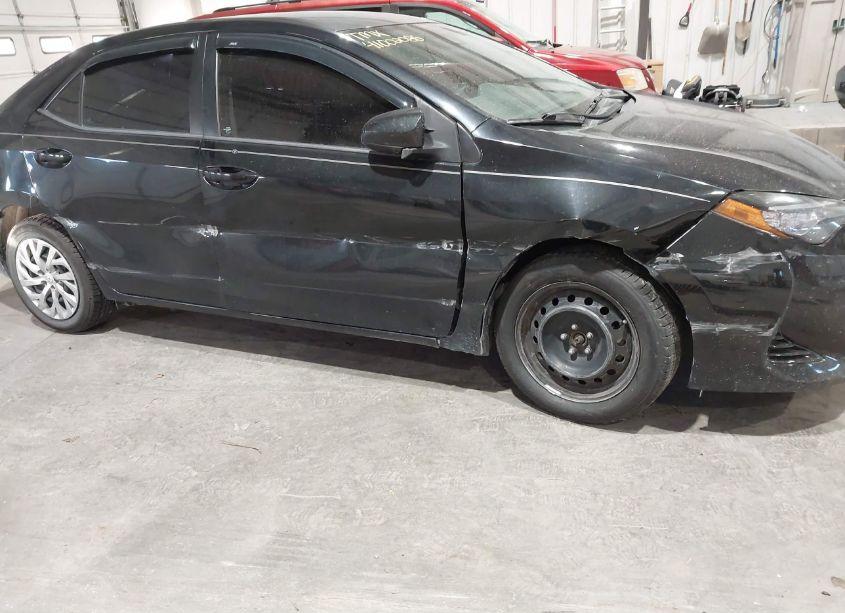 Photo 6 of 2017 Toyota Corolla LE (VIN 5YFBURHE7HP653511)